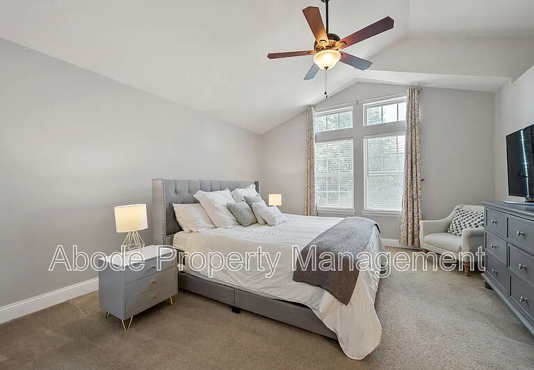2214 Andrews St — Photo 18