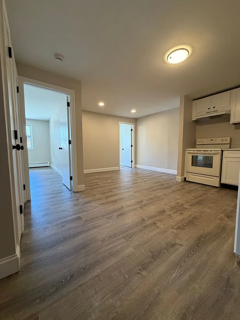 Willard Street Apartments offers the perfect location, with easy access to all major Highways 495... — Photo 3