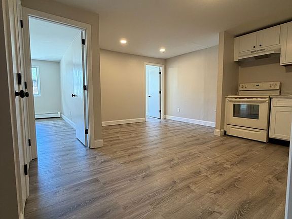 3rd image of 134-140-148 Willard St #134-19