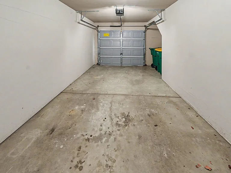 212 Commons Ct — Photo 15