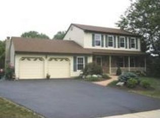 145 Canterbury Ln, Lansdale, PA 19446