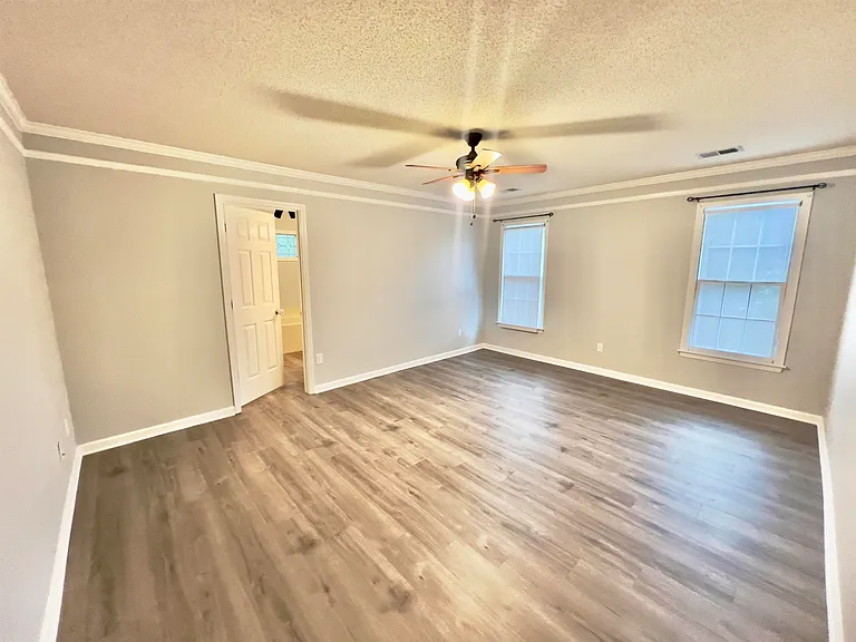 545 Wilkes Cv — Photo 15