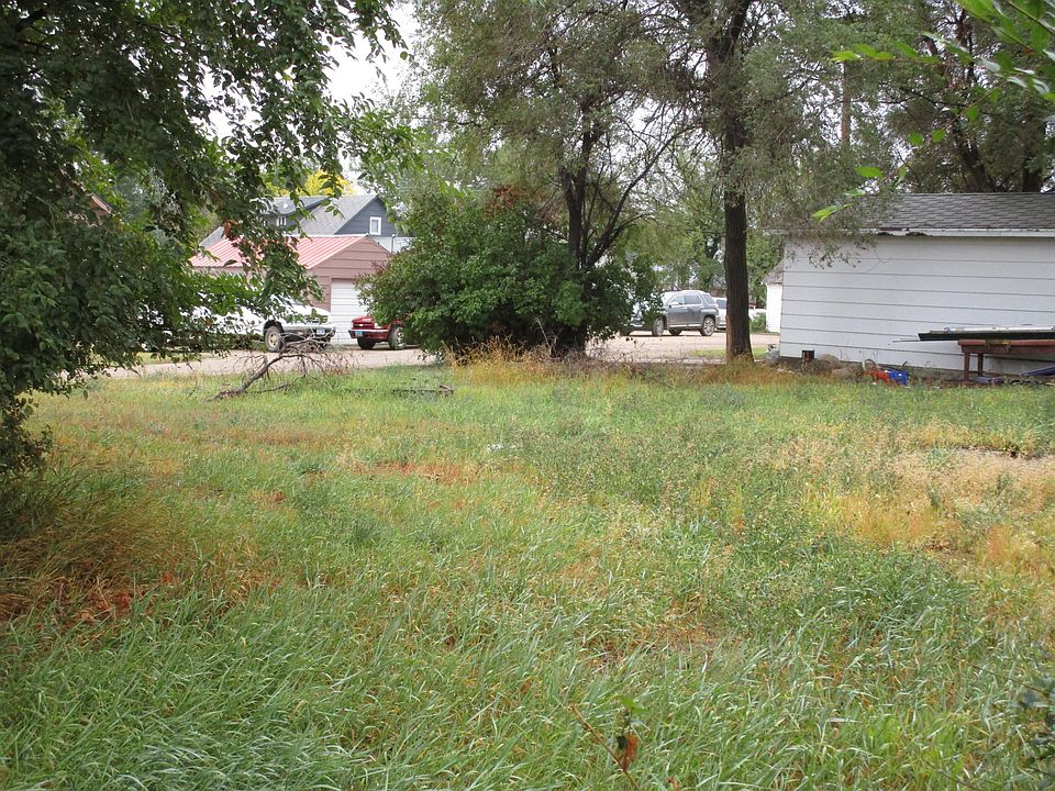 2nd image of 105 5th Ave NE