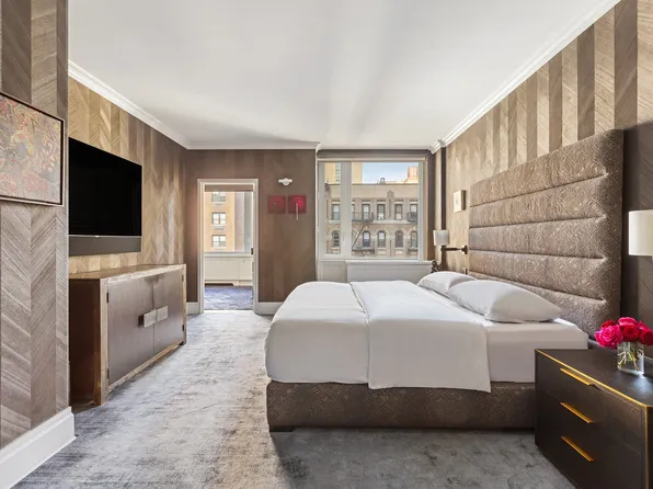 300 East 77th Street image 7 of 19