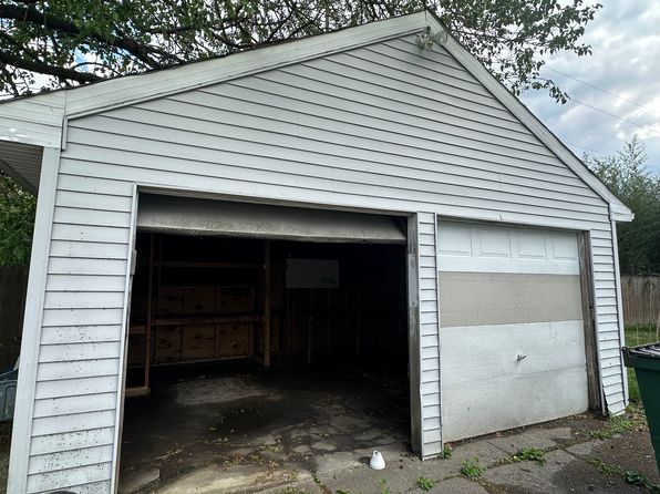 320 E Ridley Ave