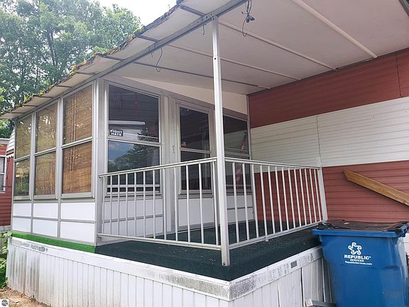 3rd image of 1511 Geraldton Pl
