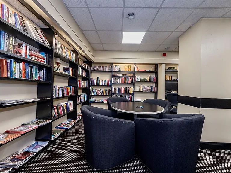 320 Fort Duquesne Blvd #19L — Photo 23