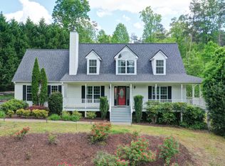 385 Bonnie Pearl Ln, Cleveland, GA 30528
