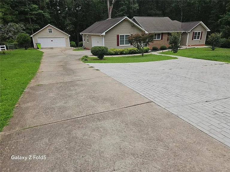49 Cook Ln — Photo 2