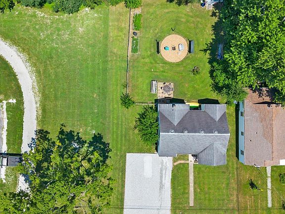 3rd image of 2407 W Lincoln Street