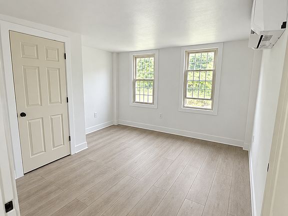 2nd image of 49 Dodgingtown Rd #D
