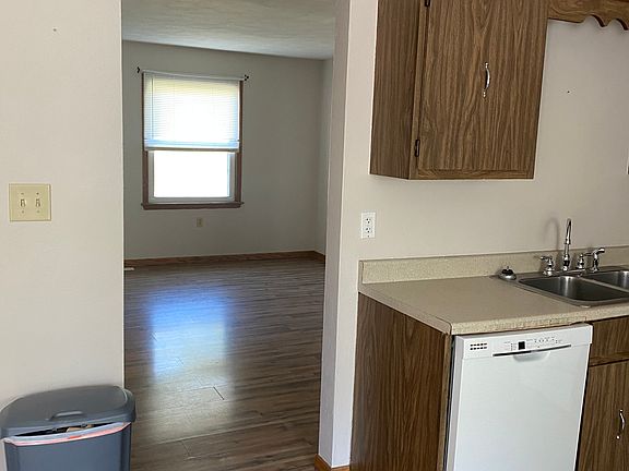 3rd image of 3000 Christy Lynn Dr APT 28