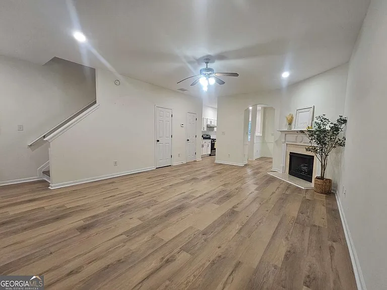 619 Kenridge Way — Photo 4