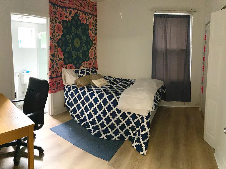 2515 SW 35th Pl #110 — Photo 10