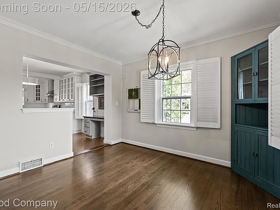 5th image of 317 Wesley St