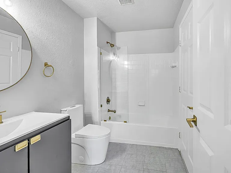 100 Broadway #101 — Photo 14