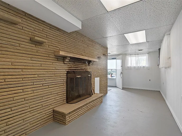 8966 Knoll St — Photo 16