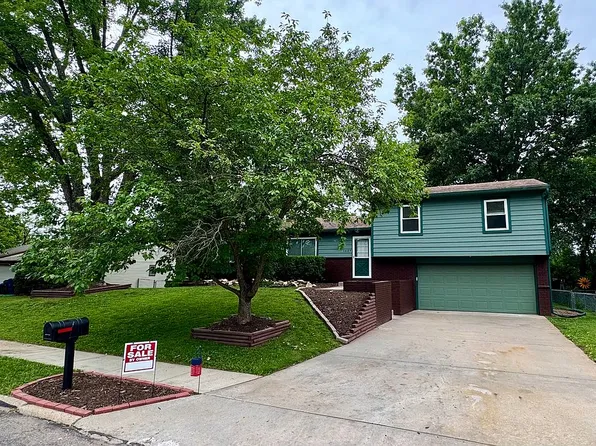 1607 W 28th Ter, Lawrence, KS 66046