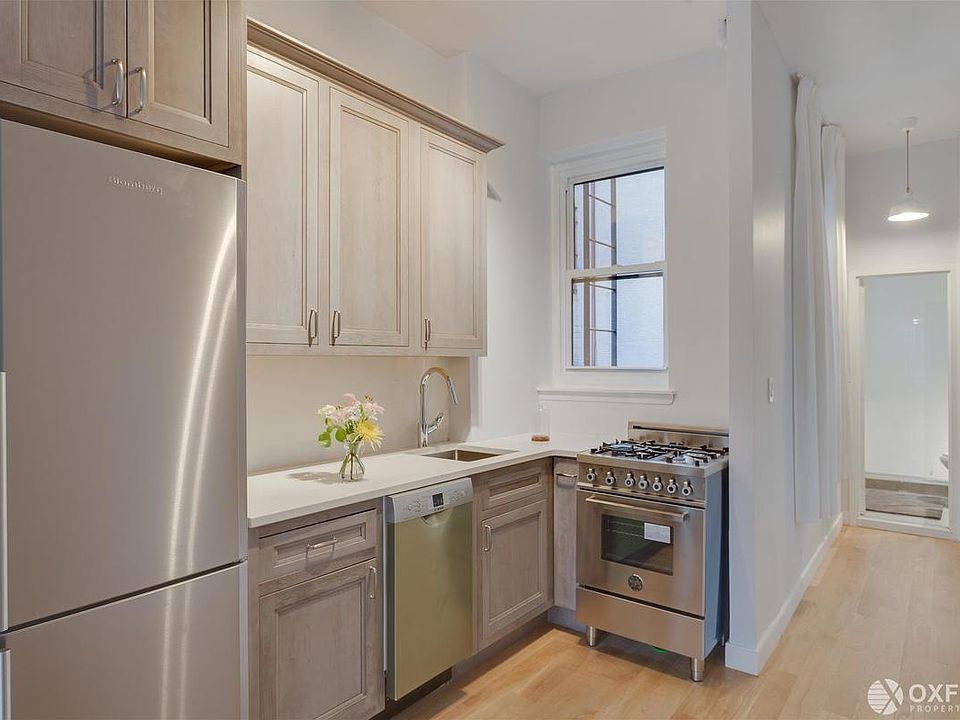 1st image of 36 W 35th St APT 5C