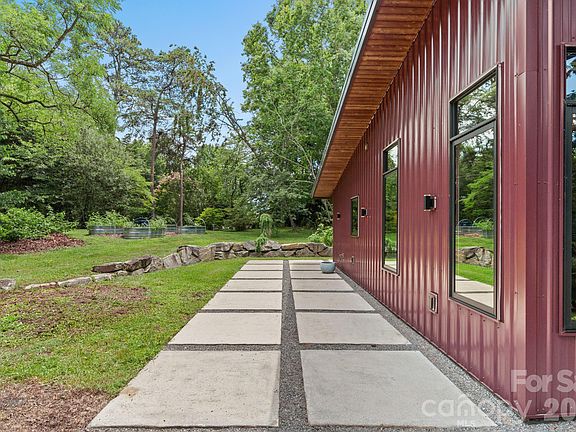 3rd image of 39 Wolf Rd