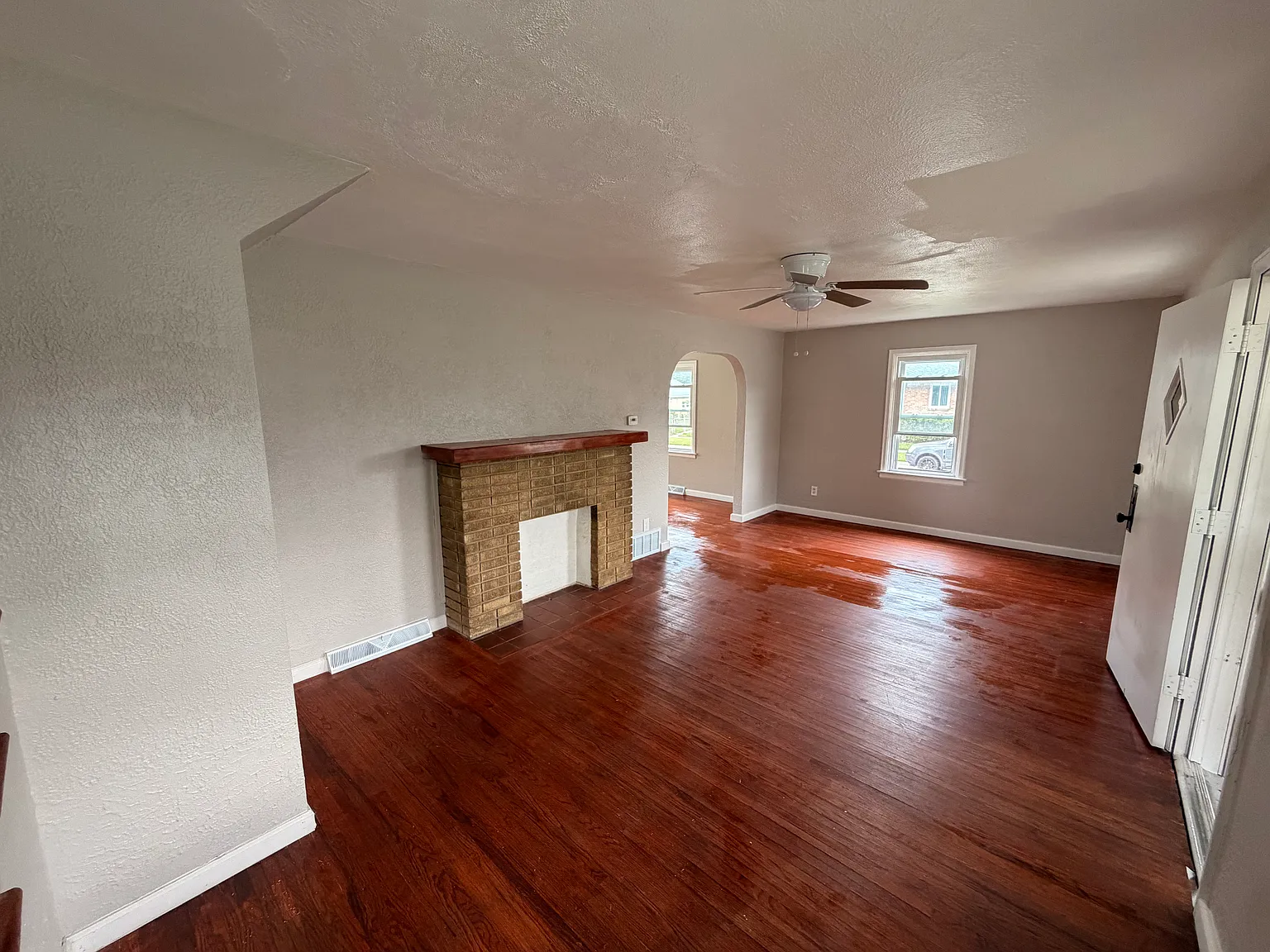 3 bed, 1248 sqft, $1,200 — Photo 2
