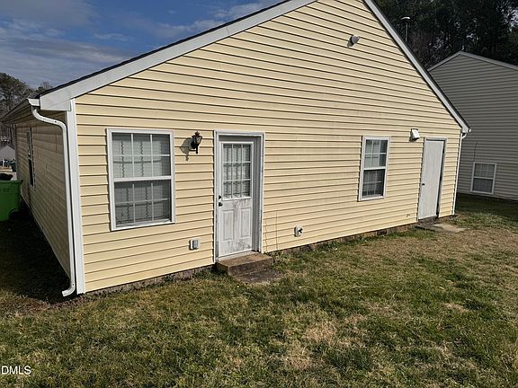 4th image of 2825 Midway Park Ct