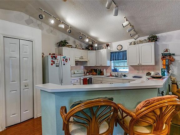 5th image of 41622 Shady Rose Ct