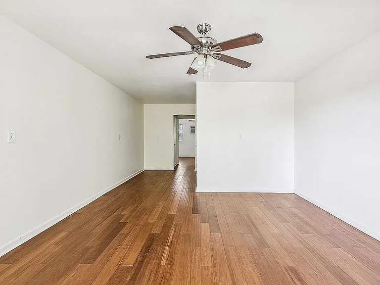 1118 Monroe St #10 — Photo 1
