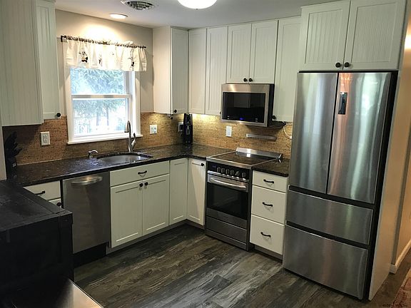 2nd image of 21 A Woodcliffe Dr