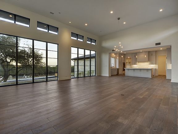 Dining Room/ Breakfast Bar