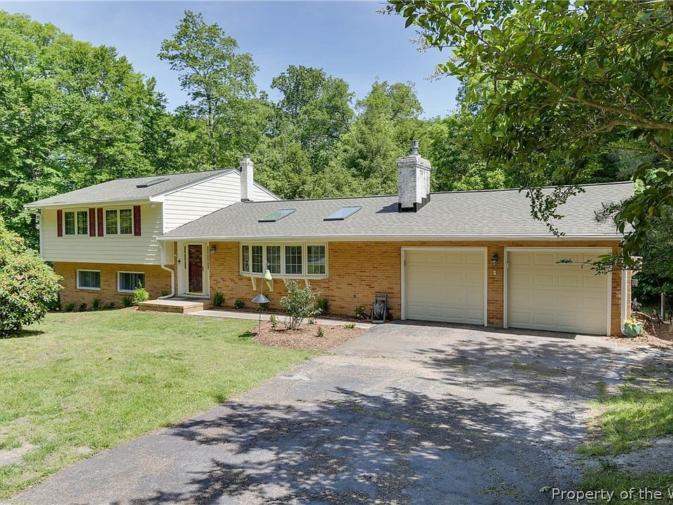 1st image of 111 Willoughby Dr