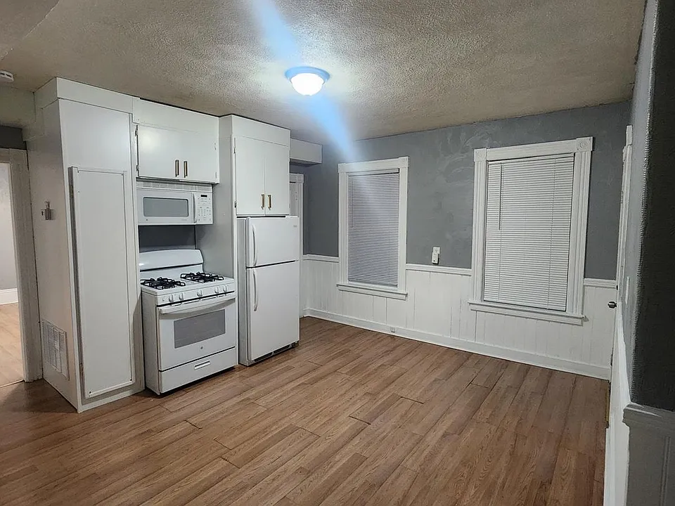 12 Whitney St #1