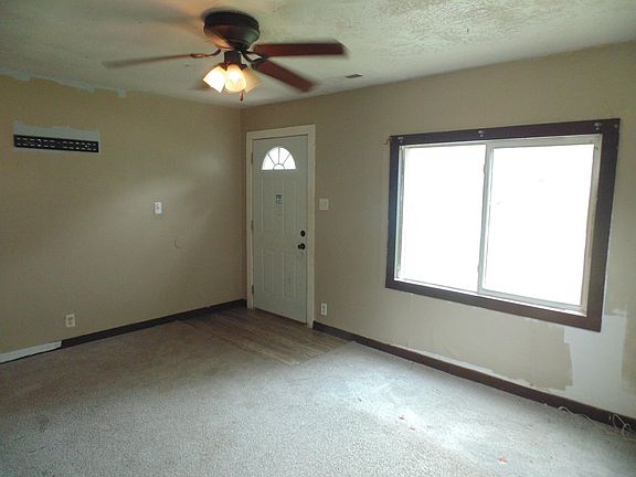 4th image of 3192 Pulaski St