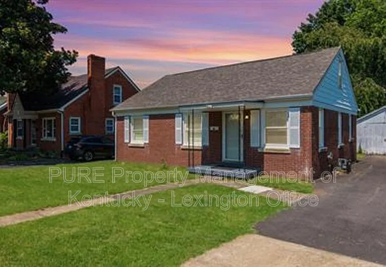 817 Marcellus Dr — Photo 1