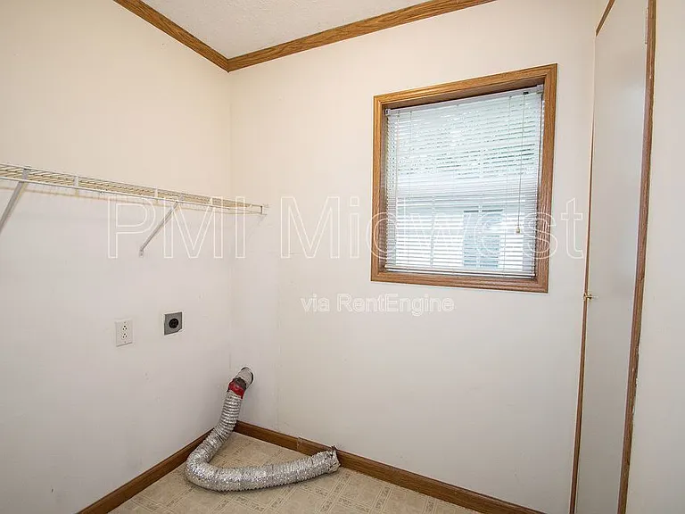 11845 Center St — Photo 16