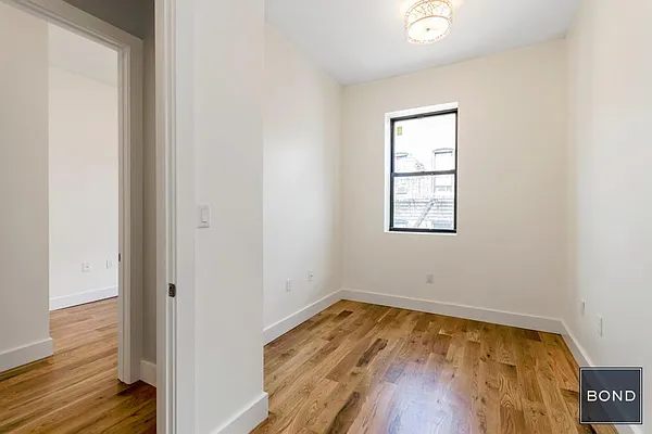 Rented by Bond New York | media 26