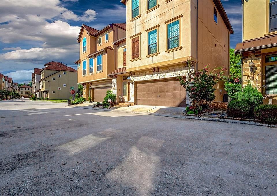 1st image of 2754 Kings Retreat Cir