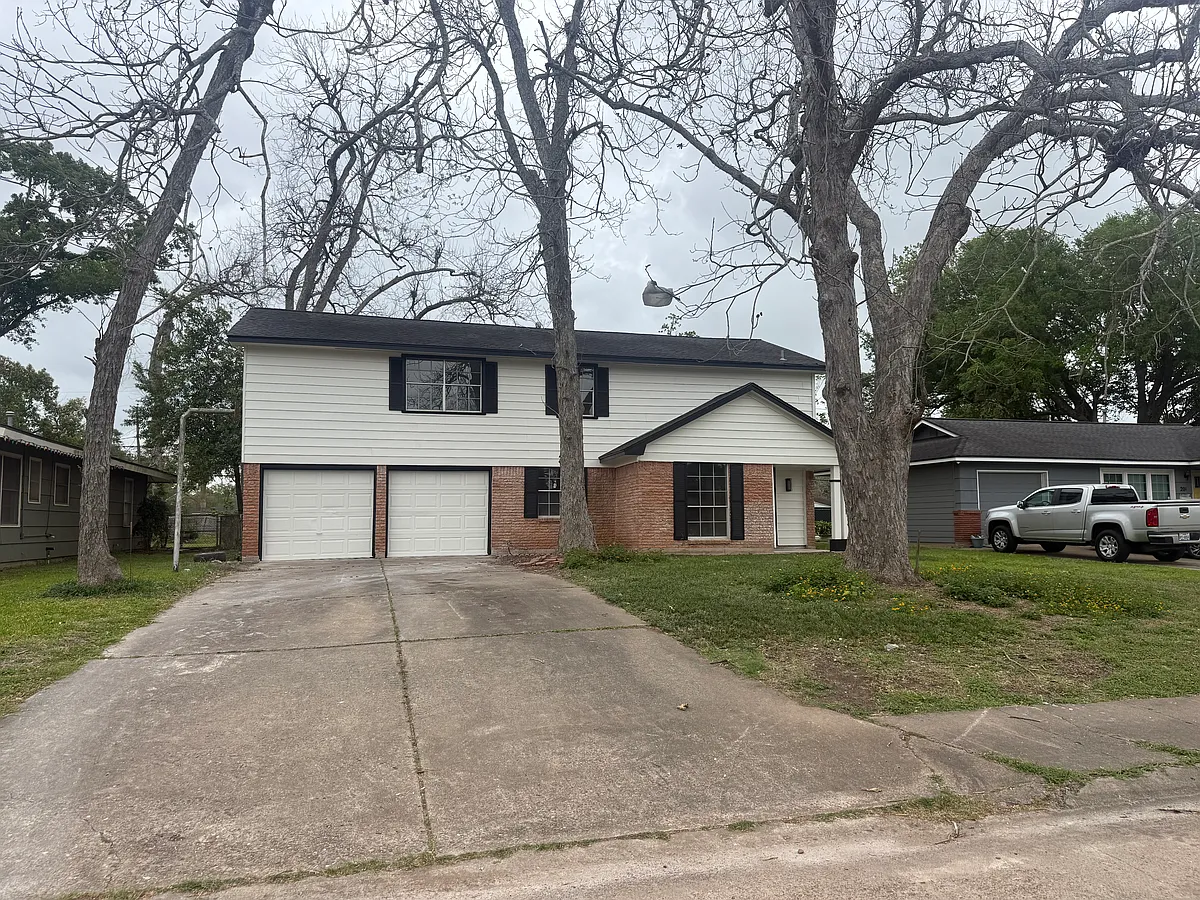 Building Photo - 117 Carnation St