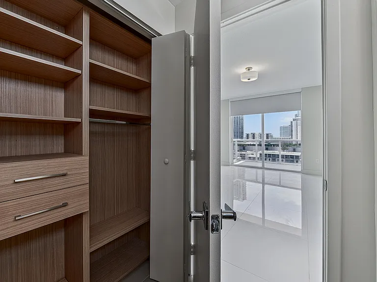 600 NE 27th St #1605 — Photo 28