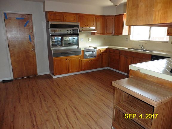 3rd image of 1640 1/2 F St