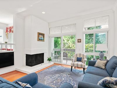 1714 Palisades Dr, Pacific Palisades, CA, 90272