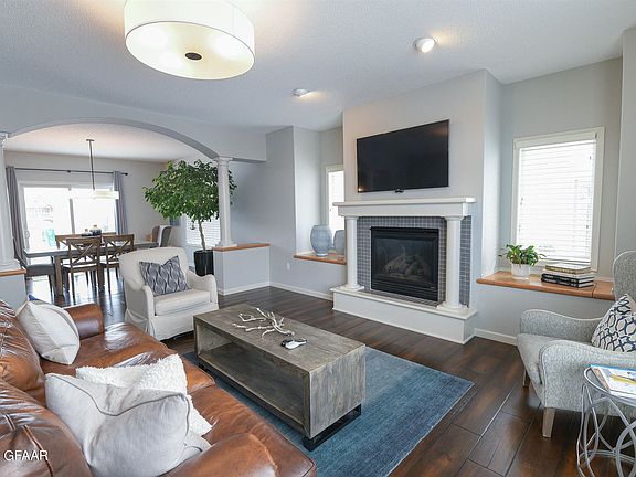 3rd image of 5679 W Prairiewood Dr