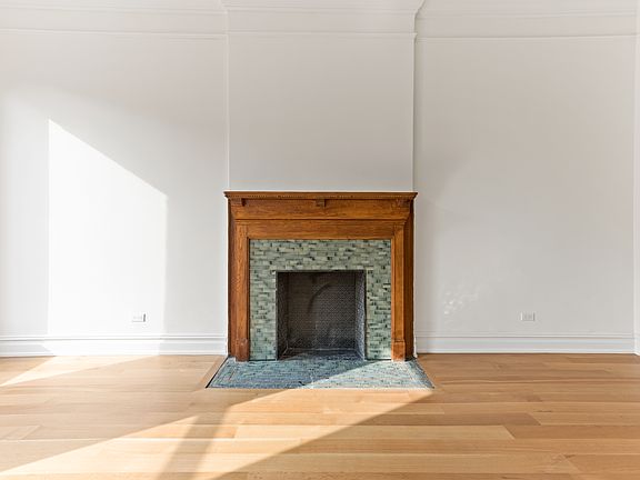 3rd image of 58 W 70th St APT 7