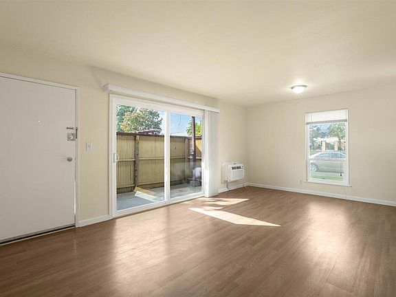 5th image of 10162 Park Cir E APT 1
