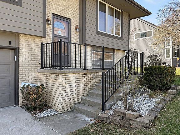 4th image of 8212 Parkview Dr