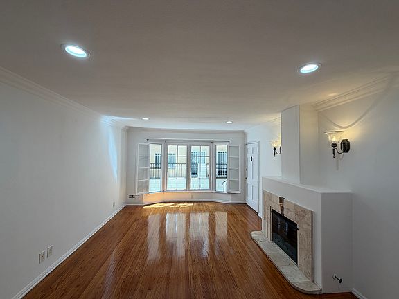 4th image of 319 1/2 N Orange Grove Ave #319-1/2