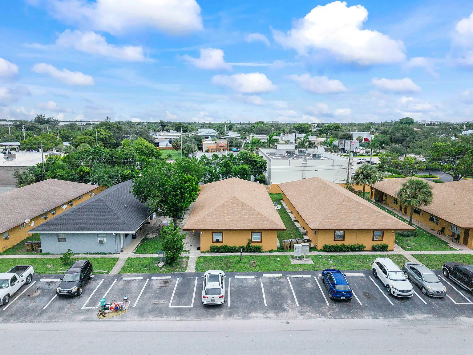 2 bed, 1.0 bath, 850 sqft, $1,750 — Photo 1