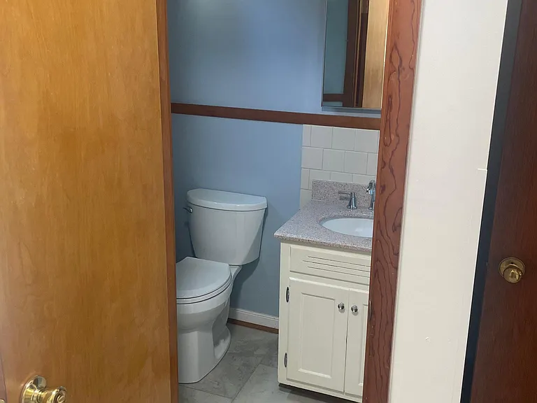 1/2 bath