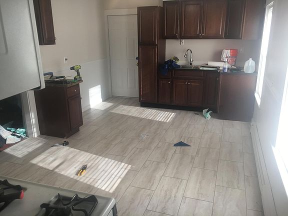 3rd image of 88 East St
