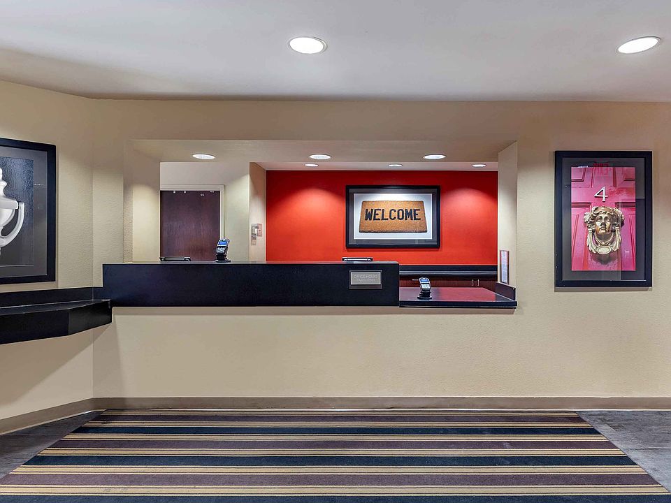 Lobby and Guest Check-in